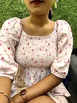 yhona darling online show from March 31, 2026, 3:19 am