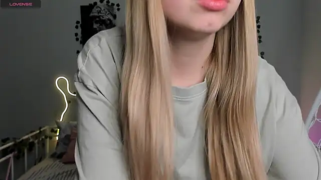 Snapshot of Melissa_babs chatting on December 22, 2024, 4:06 am Melissa babs online show from December 22, 2024, 4:06 am