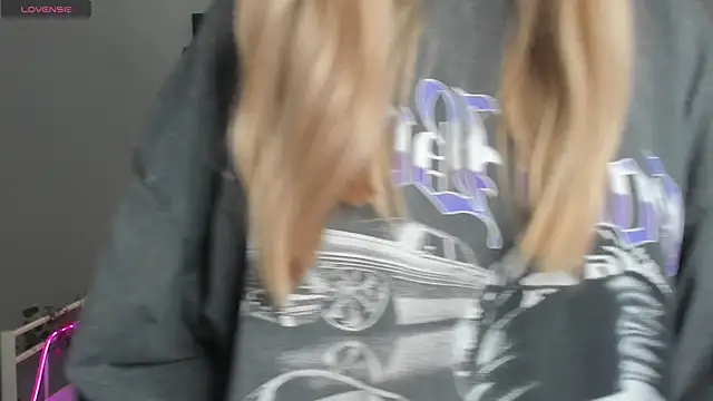 Snapshot of Melissa_babs chatting on January 8, 2025, 9:10 am Melissa babs online show from January 8, 2025, 9:10 am