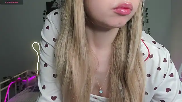 Snapshot of Melissa_babs chatting on February 1, 2025, 2:26 am Melissa babs online show from February 1, 2025, 2:26 am