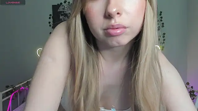 Snapshot of Melissa_babs chatting on March 11, 2025, 8:09 am Melissa babs online show from March 11, 2025, 8:09 am