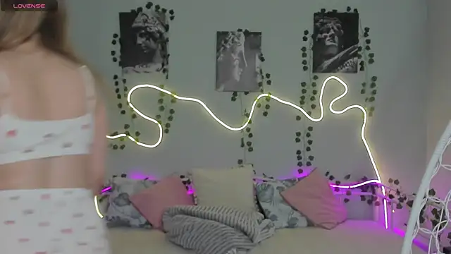 Snapshot of Melissa_babs chatting on March 14, 2025, 8:10 am Melissa babs online show from March 14, 2025, 8:10 am