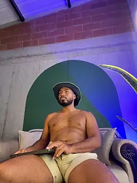 noah jones   online show from February 1, 2026, 4:27 pm