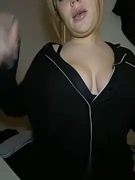 Snapshot of lilylush24 chatting on January 7, 2025, 8:03 am lilylush24 online show from January 7, 2025, 8:03 am