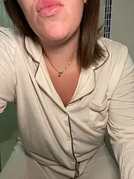 Snapshot of lilylush24 chatting on February 26, 2025, 5:17 pm lilylush24 online show from February 26, 2025, 5:17 pm