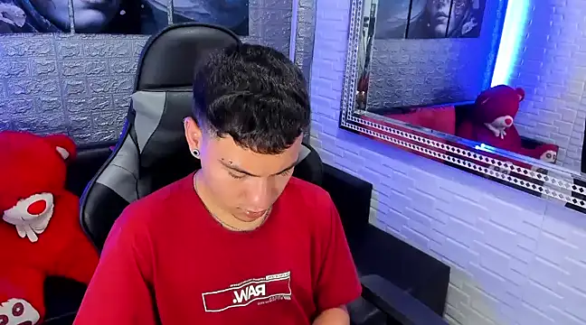 salvadorgomezx online show from December 21, 2024, 1:04 am