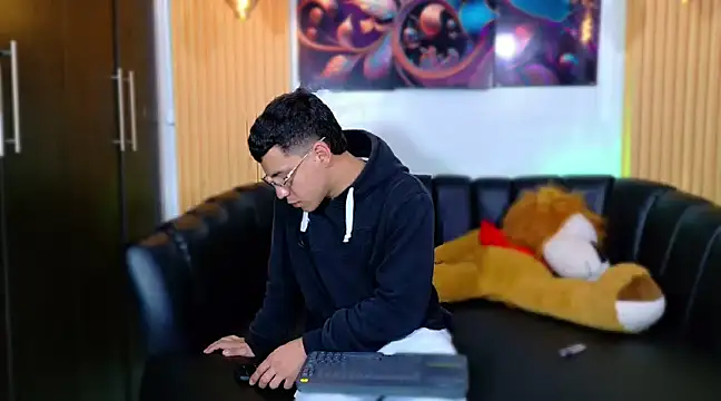 salvadorgomezx online show from February 6, 2025, 8:39 am