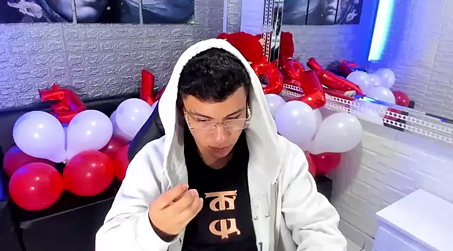 salvadorgomezx online show from February 14, 2025, 3:33 am