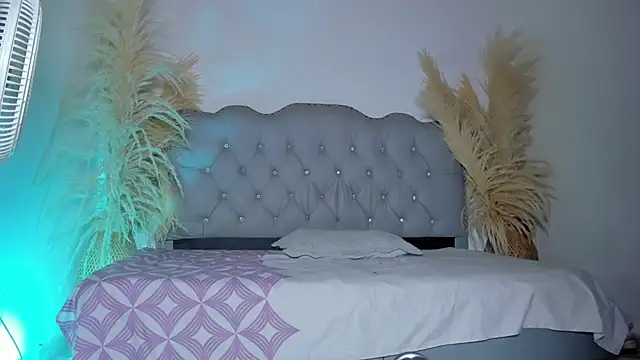 Snapshot of Tahiraa_ chatting on February 25, 2026, 1:21 pm Tahiraa online show from February 25, 2026, 1:21 pm