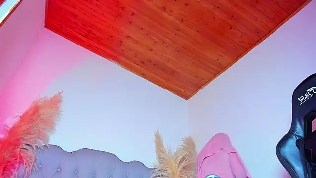 Snapshot of Tahiraa_ chatting on April 1, 2026, 1:23 pm Tahiraa online show from April 1, 2026, 1:23 pm