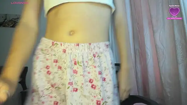 Snapshot of Sophie_sweett19 chatting on January 18, 2026, 7:06 pm Sophie sweett19 online show from January 18, 2026, 7:06 pm