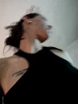 Sophie sweett19 online show from May 8, 2026, 1:22 am