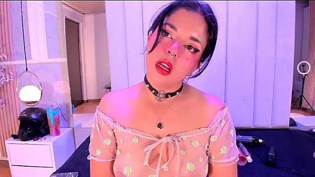 ivannabellini online show from March 6, 2026, 2:13 pm