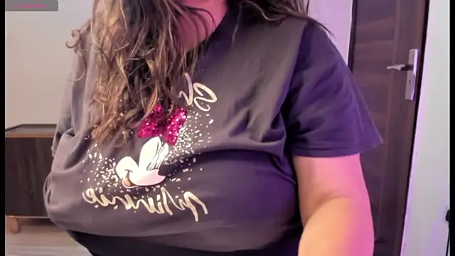 Snapshot of Gulabi_Queen chatting on March 15, 2025, 4:02 am Gulabi Queen online show from March 15, 2025, 4:02 am