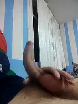 Snapshot of Oscar_898 chatting on March 7, 2025, 2:15 am Oscar 898 online show from March 7, 2025, 2:15 am