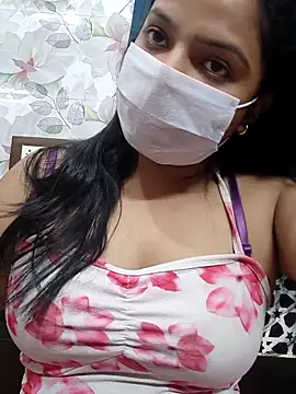 Snapshot of Myloveurvi chatting on April 27, 2026, 10:24 am Myloveurvi online show from April 27, 2026, 10:24 am