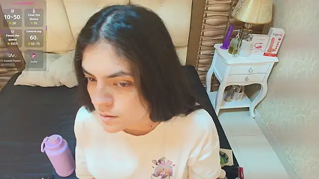 sofiaclauss online show from September 29, 2025, 7:40 pm