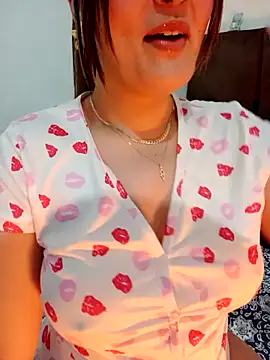 Snapshot of im_here- chatting on May 8, 2026, 8:14 pm im here- online show from May 8, 2026, 8:14 pm