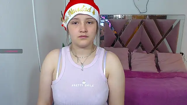 Snapshot of Krysstal_tay chatting on December 17, 2024, 12:33 pm Krysstal tay online show from December 17, 2024, 12:33 pm