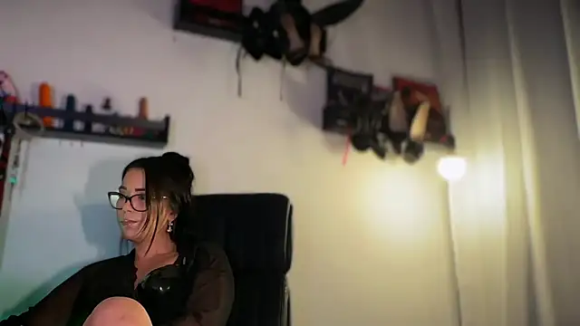 mistresslaviniabr online show from May 15, 2026, 11:23 pm