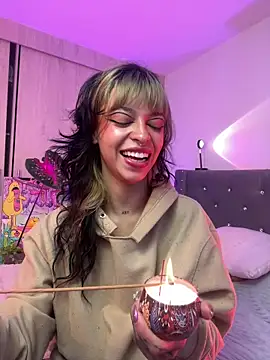 Snapshot of Kitty_arts chatting on March 16, 2025, 3:39 pm Kitty arts online show from March 16, 2025, 3:39 pm