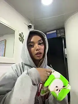 Nikol Rang   online show from February 23, 2025, 7:00 am