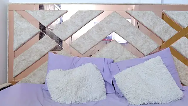  miss khloe online show from November 29, 2025, 6:55 pm