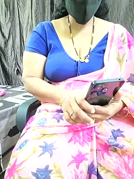 Snapshot of bhuvana555 chatting on February 10, 2026, 5:55 am bhuvana555 online show from February 10, 2026, 5:55 am