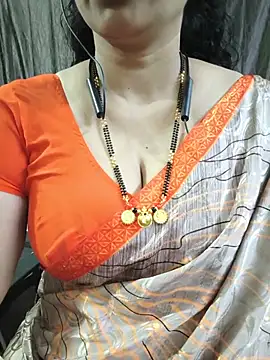 Snapshot of bhuvana555 chatting on May 31, 2026, 5:09 pm bhuvana555 online show from May 31, 2026, 5:09 pm