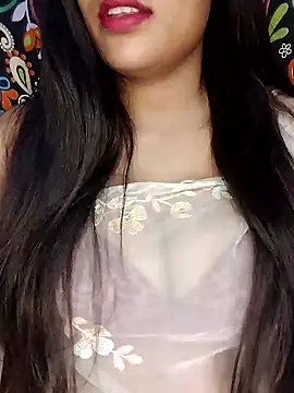 Sreya213 online show from April 10, 2026, 7:18 pm