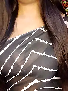 Sreya213 online show from April 19, 2026, 12:37 pm