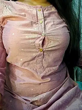 Rina777o online show from April 7, 2026, 5:24 pm