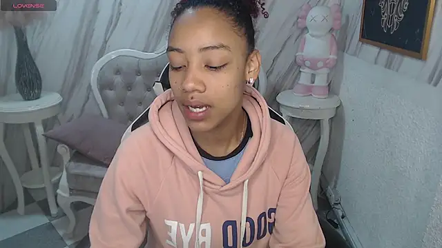 Violeth b online show from March 14, 2025, 12:40 pm