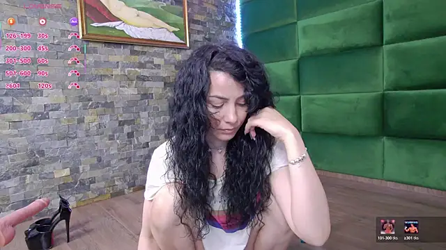 Snapshot of SelenSummer chatting on May 1, 2026, 4:06 am SelenSummer online show from May 1, 2026, 4:06 am