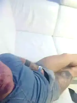 Snapshot of swingr chatting on December 23, 2024, 12:03 am swingr online show from December 23, 2024, 12:03 am