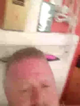 Snapshot of swingr chatting on January 24, 2025, 9:06 am swingr online show from January 24, 2025, 9:06 am