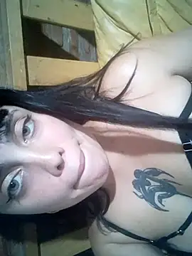 Snapshot of lucylovles chatting on May 25, 2026, 4:51 am lucylovles online show from May 25, 2026, 4:51 am