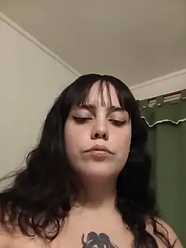 Snapshot of lucylovles chatting on August 2, 2026, 4:22 am lucylovles online show from August 2, 2026, 4:22 am