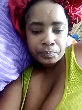 2Sweetysmile online show from March 18, 2026, 2:20 pm