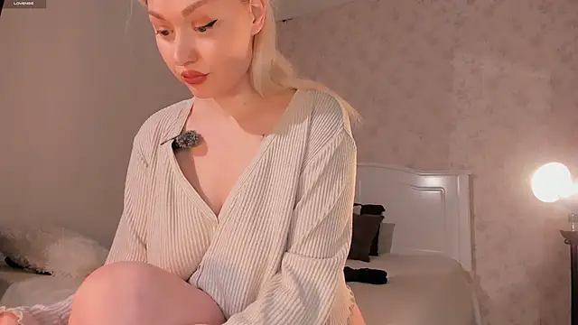 Snapshot of Allena_moan chatting on April 26, 2026, 12:03 pm Allena moan online show from April 26, 2026, 12:03 pm