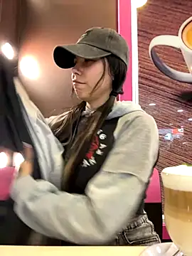 EemaHaruki online show from October 17, 2025, 9:17 pm