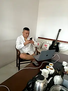 ShaoZian 1 online show from November 5, 2025, 5:18 am