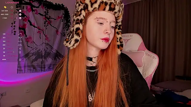 ScarletRos3 online show from December 4, 2024, 3:21 pm