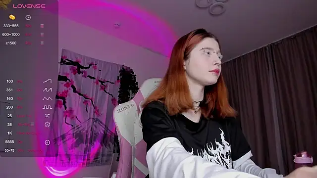 ScarletRos3 online show from February 28, 2025, 2:09 am