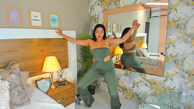 EmaBakker online show from March 1, 2025, 5:05 pm