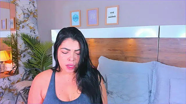 EmaBakker online show from February 16, 2026, 9:38 am