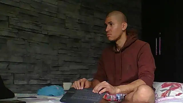 Snapshot of Sexylatin64 chatting on February 8, 2026, 2:31 pm Sexylatin64 online show from February 8, 2026, 2:31 pm