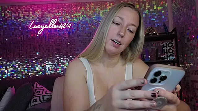 lucyallen4201 online show from November 21, 2025, 11:42 am