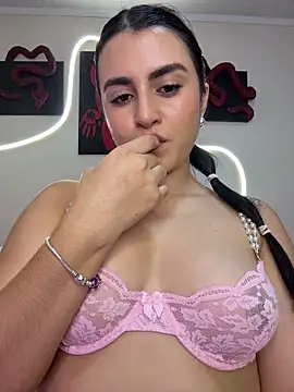 anniemorgan01 online show from October 10, 2025, 4:11 am