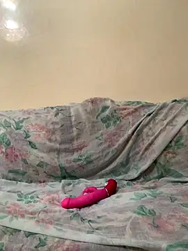 Layla-daloua online show from September 20, 2025, 7:48 pm